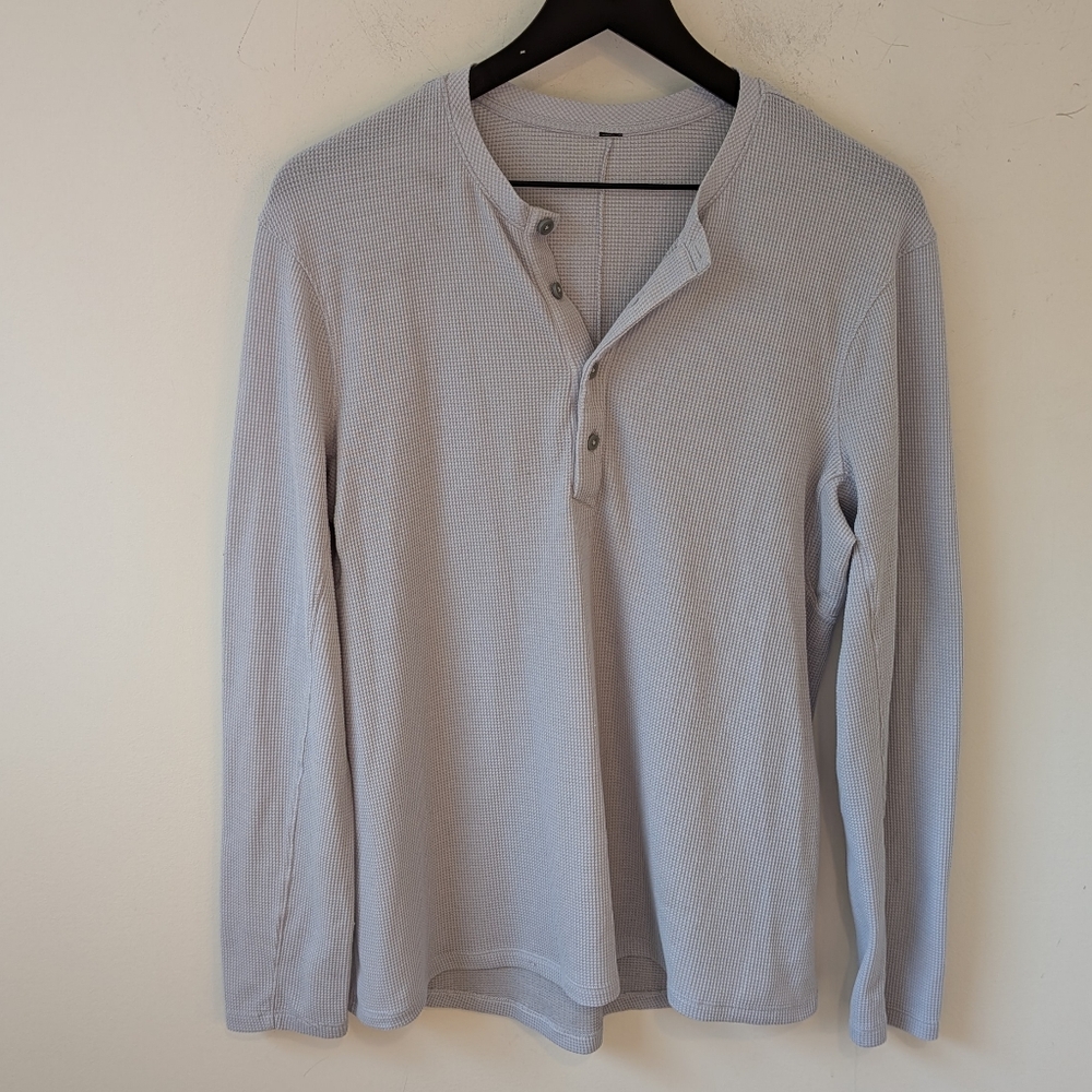 Lululemon Men's Grey Thermal Henley Large?